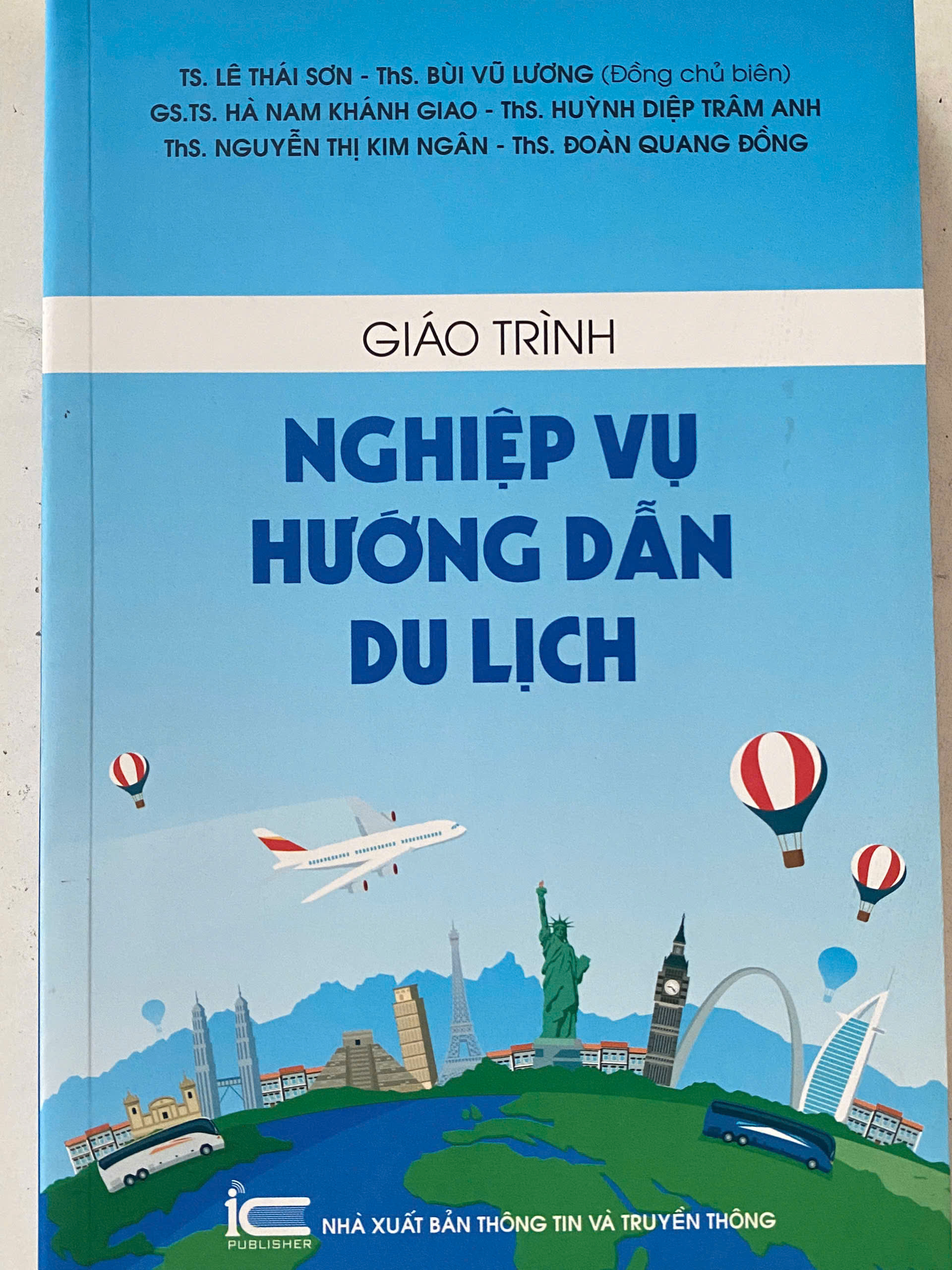 Giáo trình Nghiệp vụ hướng dẫn du lịch